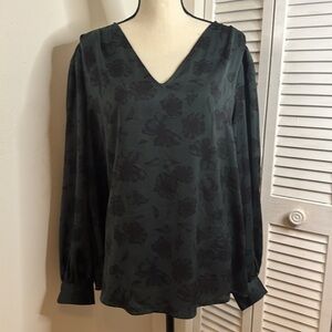 Ava & Viv Green V-Neck Long Sleeved Black Floral Blouse.  Size 1X